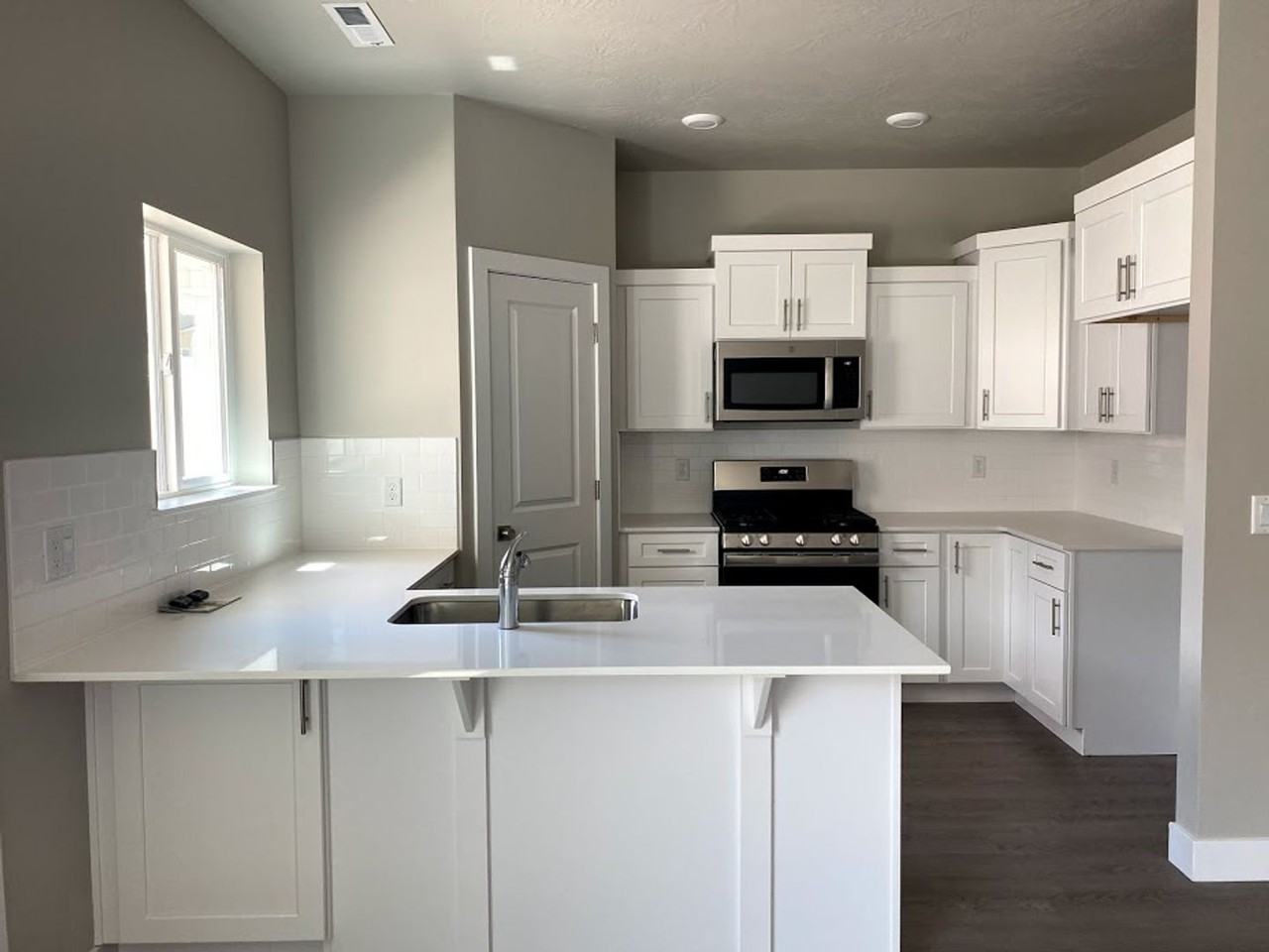 3046 N 225 E - Photo 3 of 12