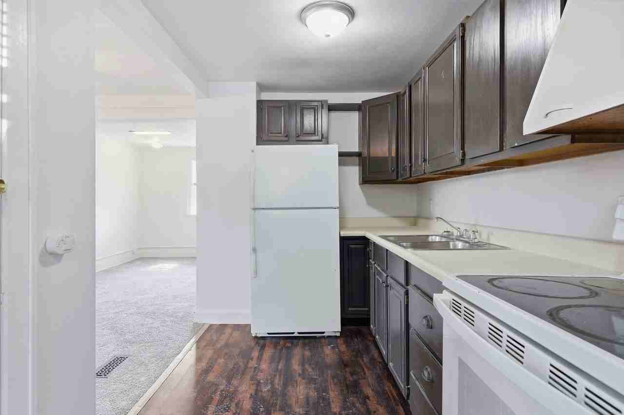 324 S Elk St - Photo 6 of 15
