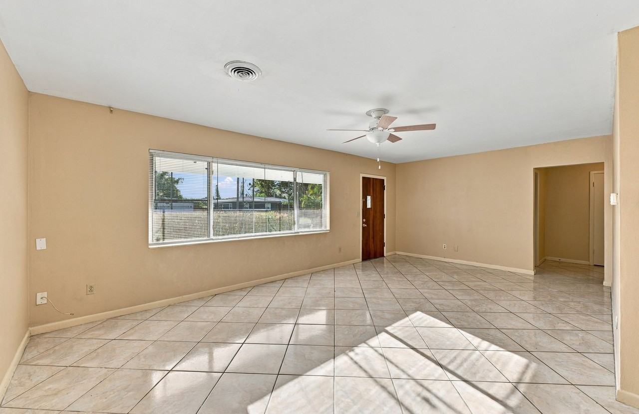 1460 S Betty Ln - Photo 5 of 28