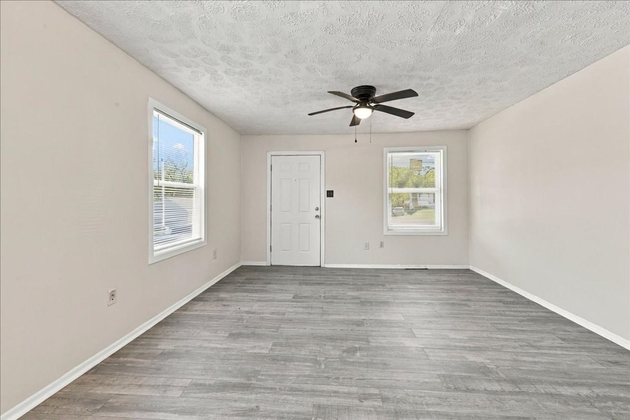 3510 N Parker Ave - Photo 4 of 12