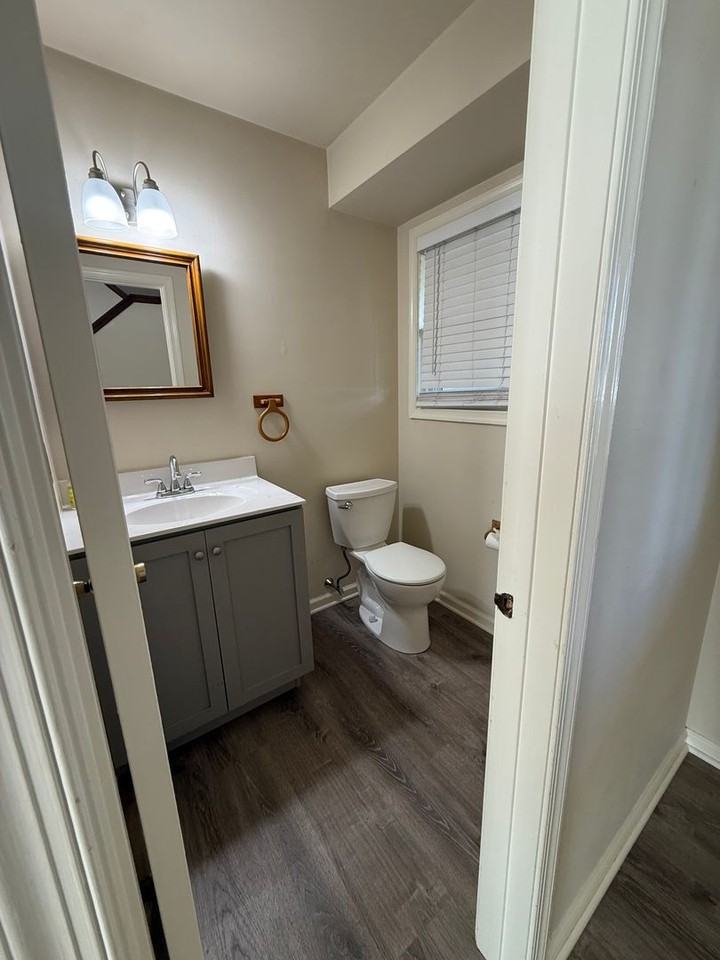 126 Pipers Pl - Photo 2 of 25