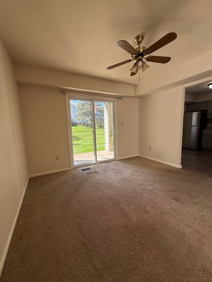 126 Pipers Pl - Photo 6 of 25