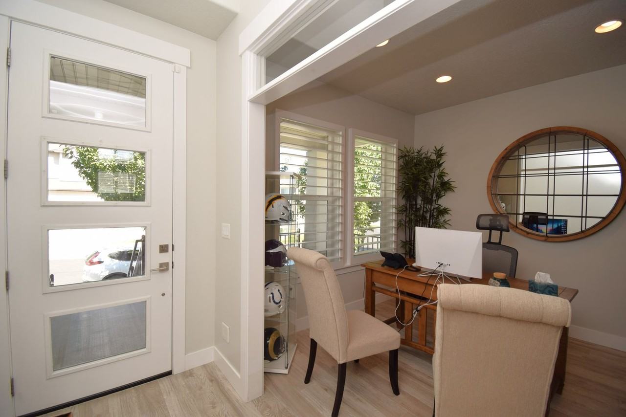 4909 W Rose Quartz - Photo 4 of 31