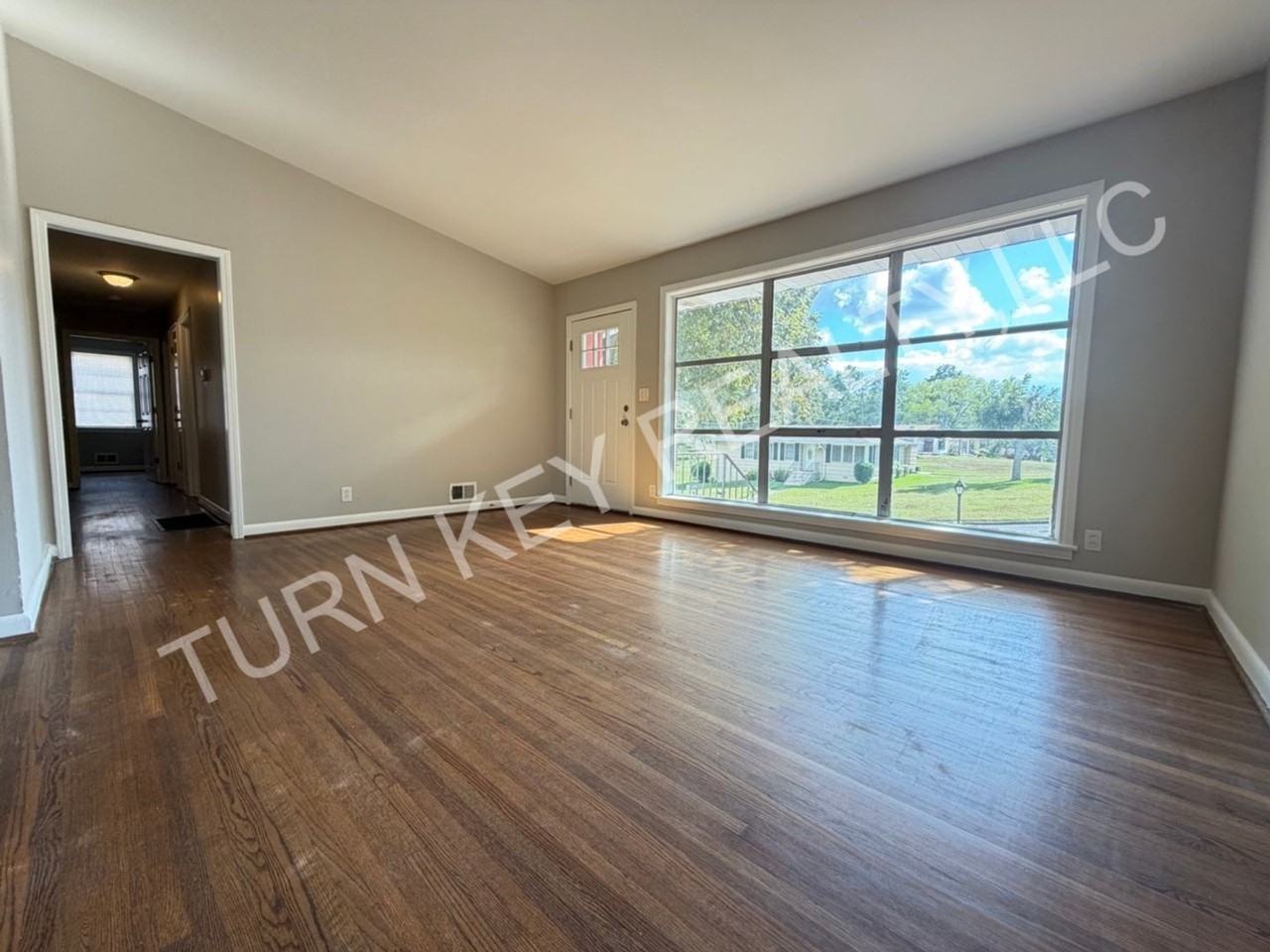 1001 Hillandale Dr - Photo 3 of 20