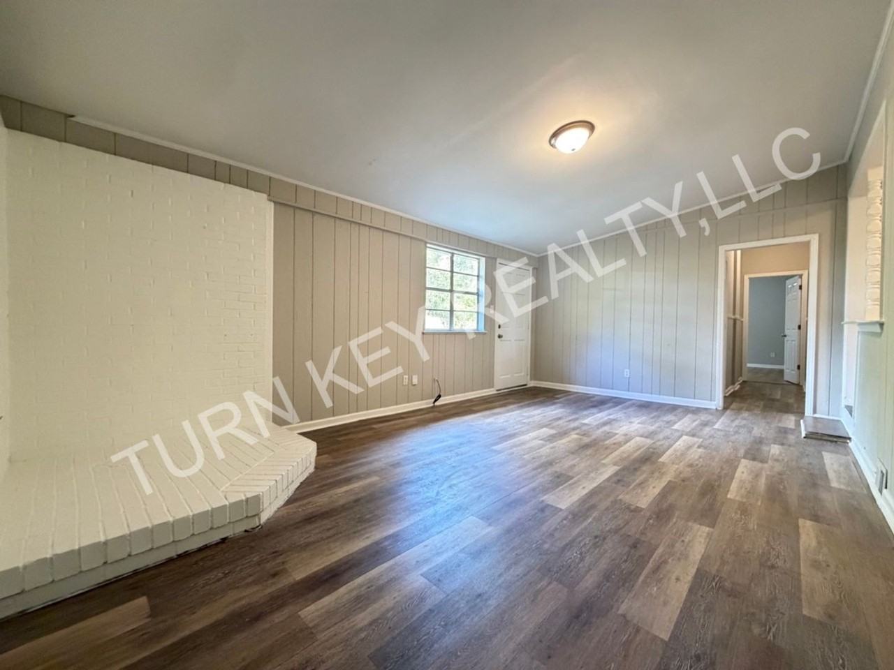 1001 Hillandale Dr - Photo 7 of 20
