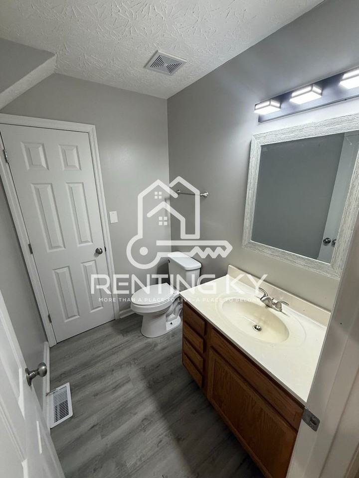 323 Peachtree Rd - Photo 5 of 10