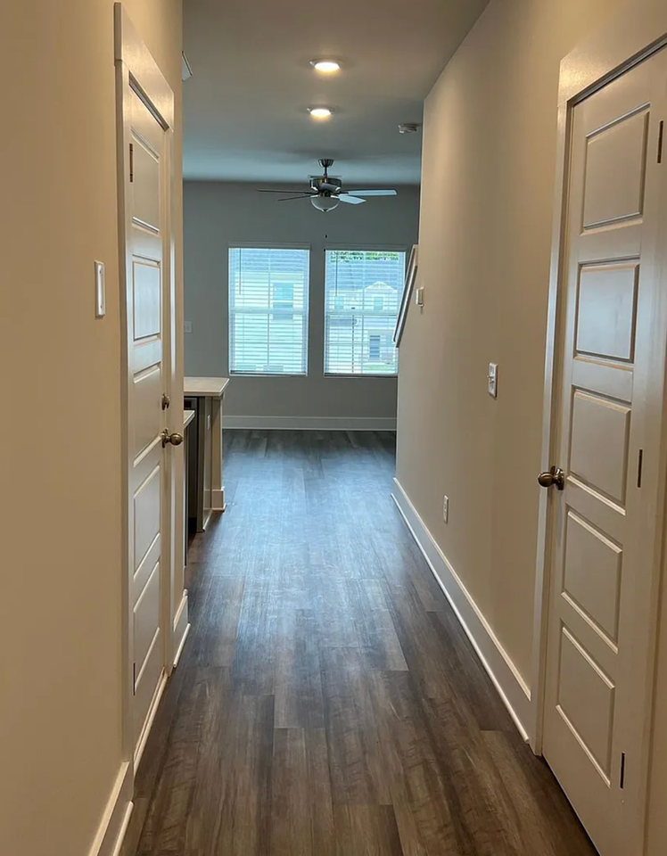 920 Yarn Way - Photo 2 of 17