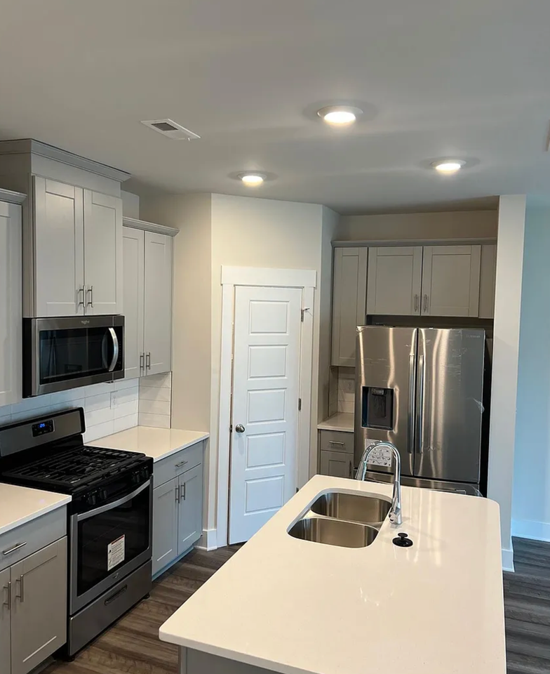 920 Yarn Way - Photo 4 of 17