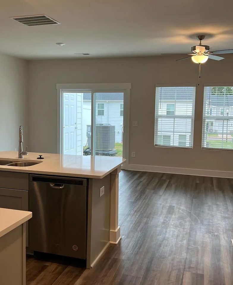920 Yarn Way - Photo 6 of 17