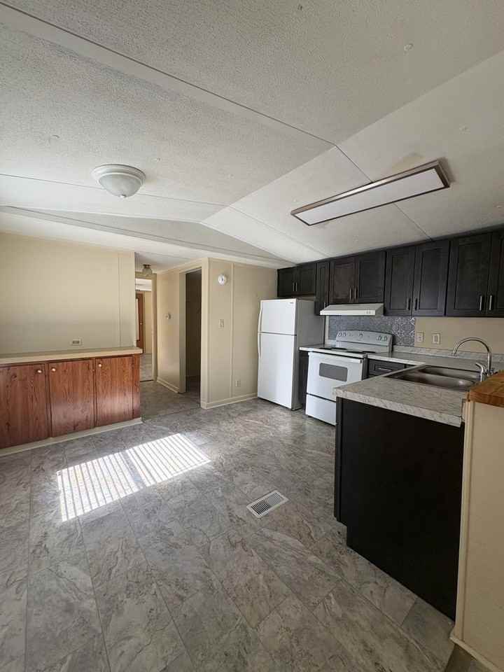 32601 Hillcreek Rd - Photo 7 of 13