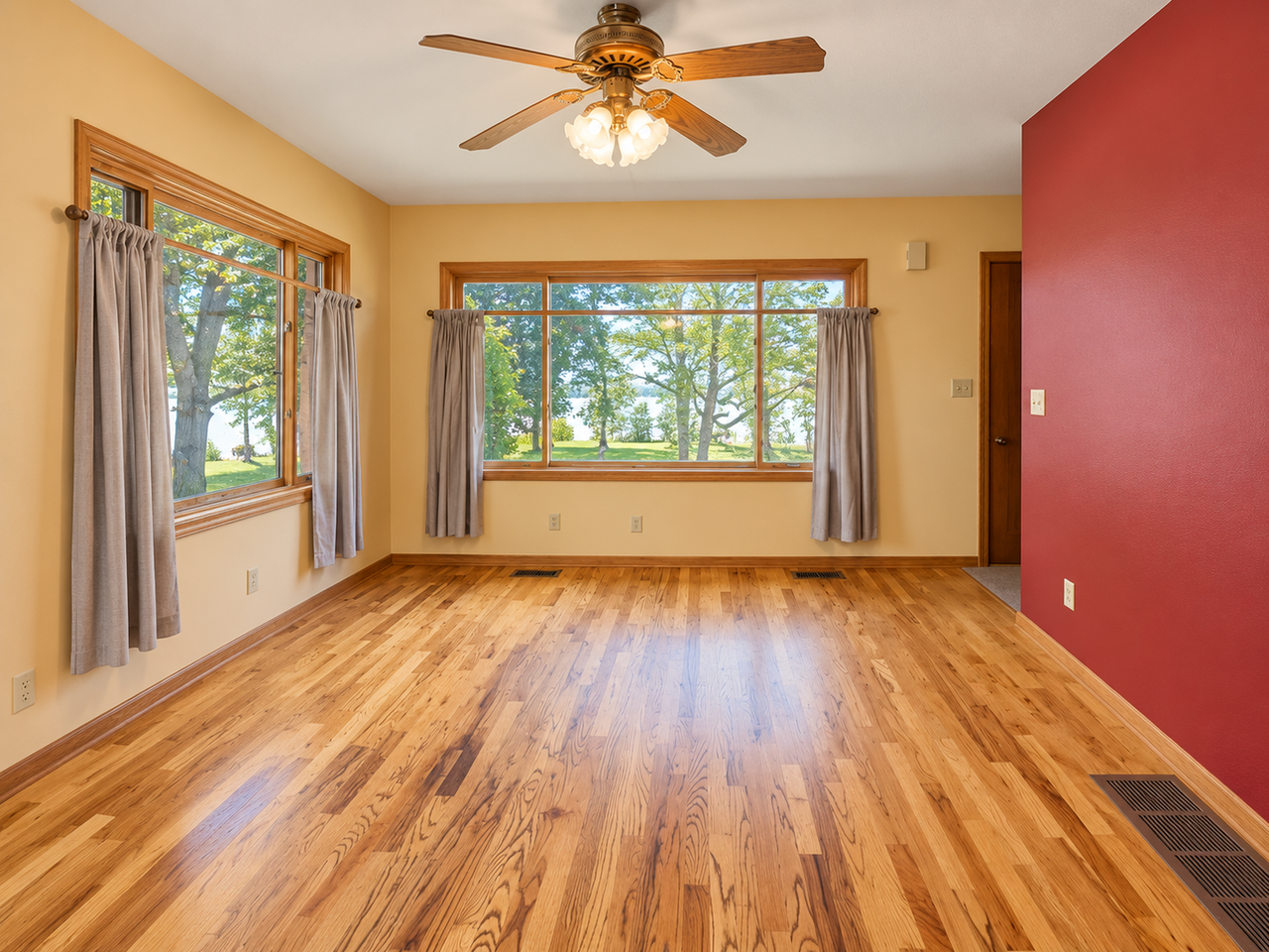 576 Kelly Rd - Photo 3 of 15