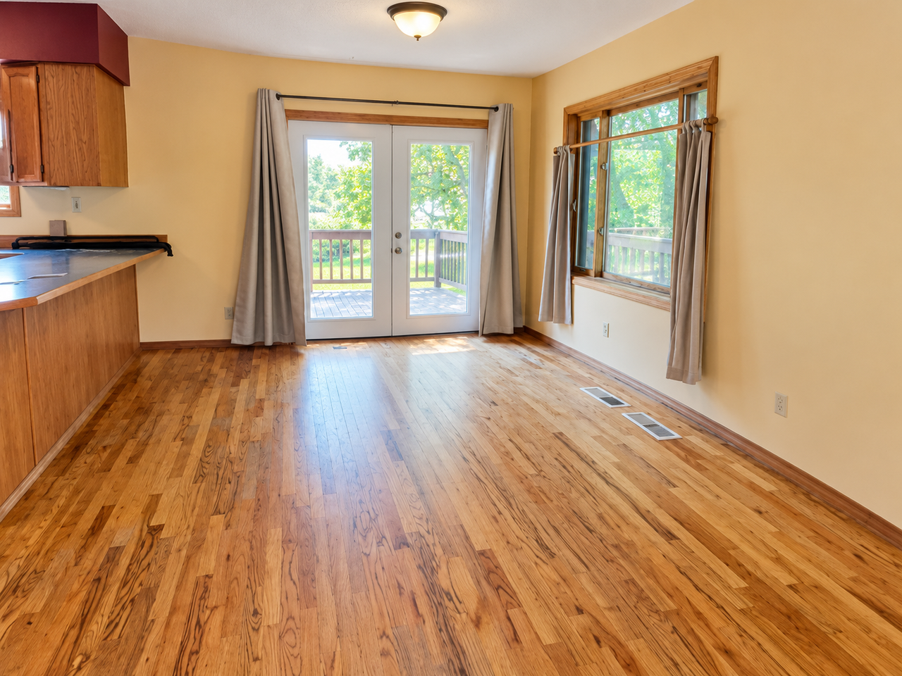 576 Kelly Rd - Photo 4 of 15
