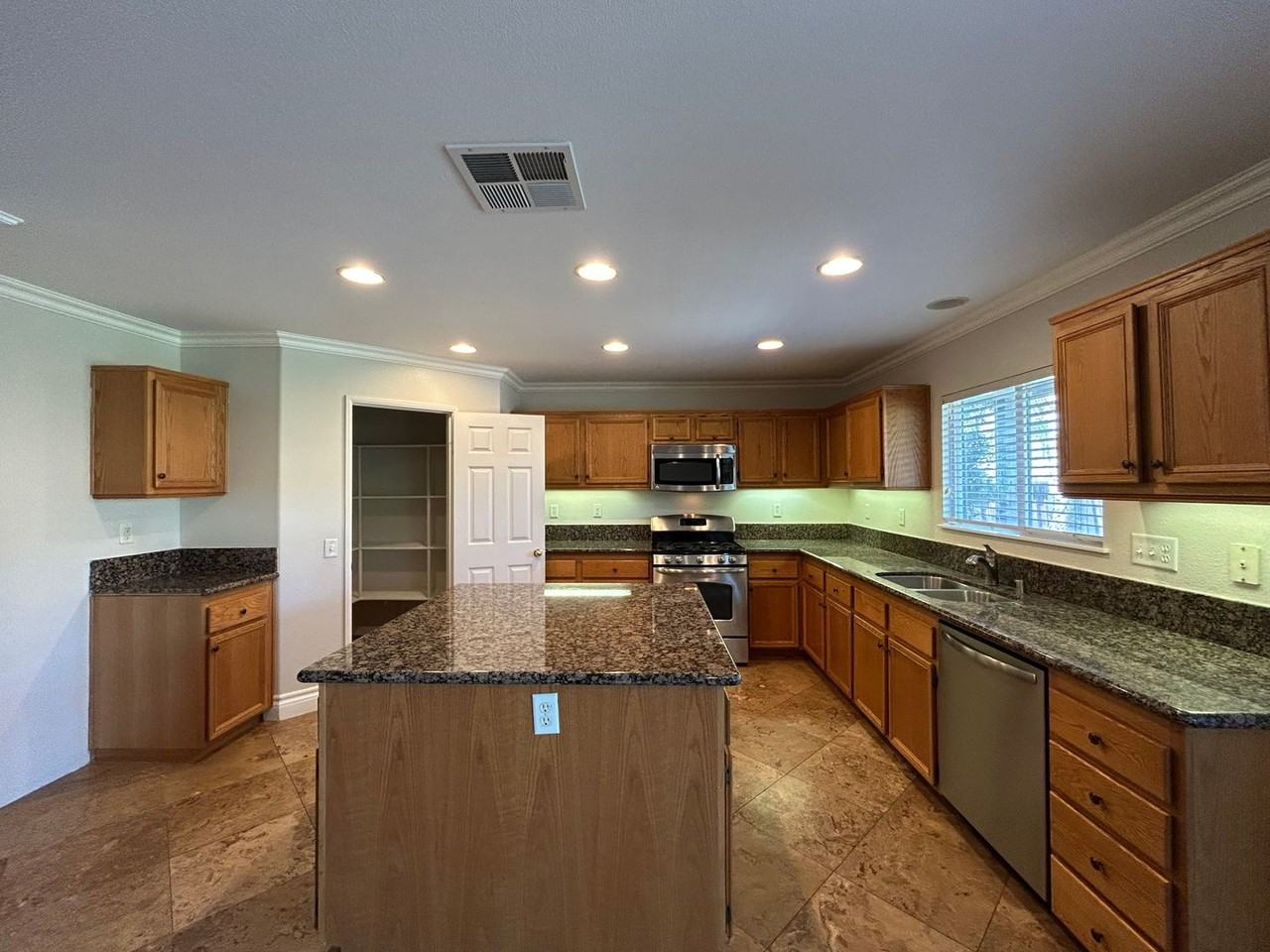 31834 Empresa Cir - Photo 5 of 15