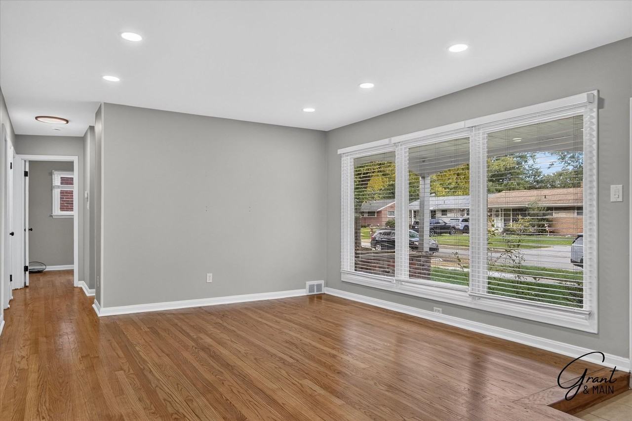 22854 Lingemann St - Photo 6 of 27