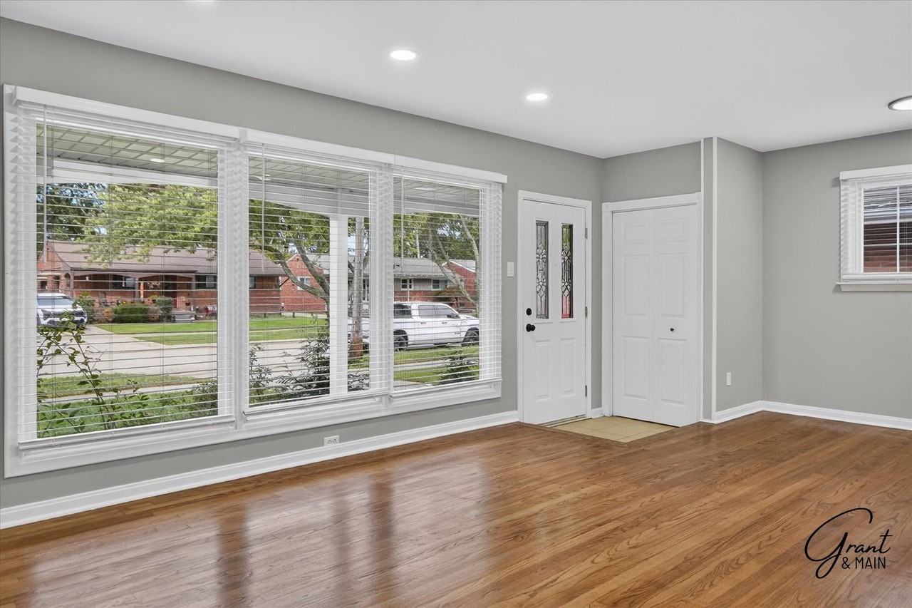 22854 Lingemann St - Photo 7 of 27