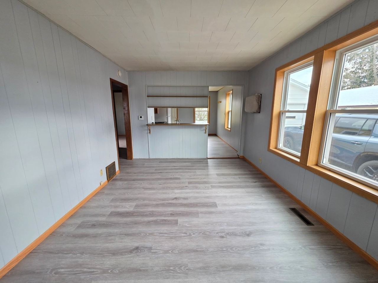 420 16th St N - Photo 4 of 15