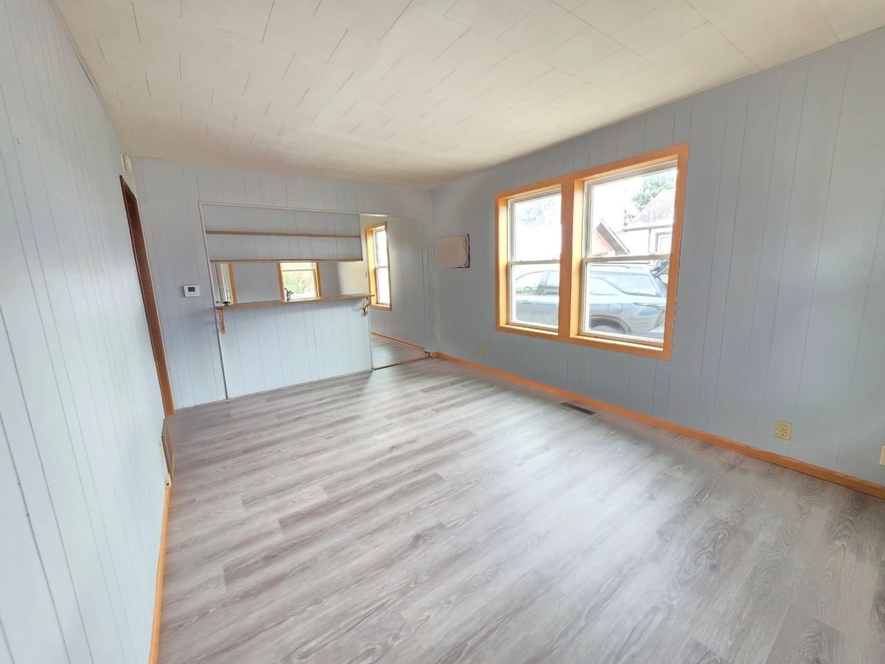 420 16th St N - Photo 6 of 15
