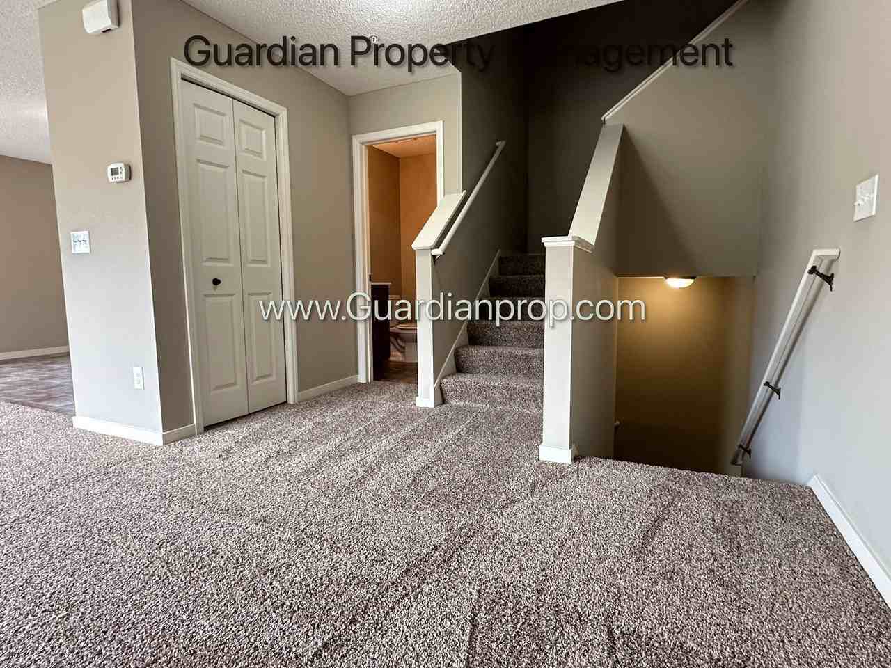 11948 Emery Village Dr N - Photo 5 of 16