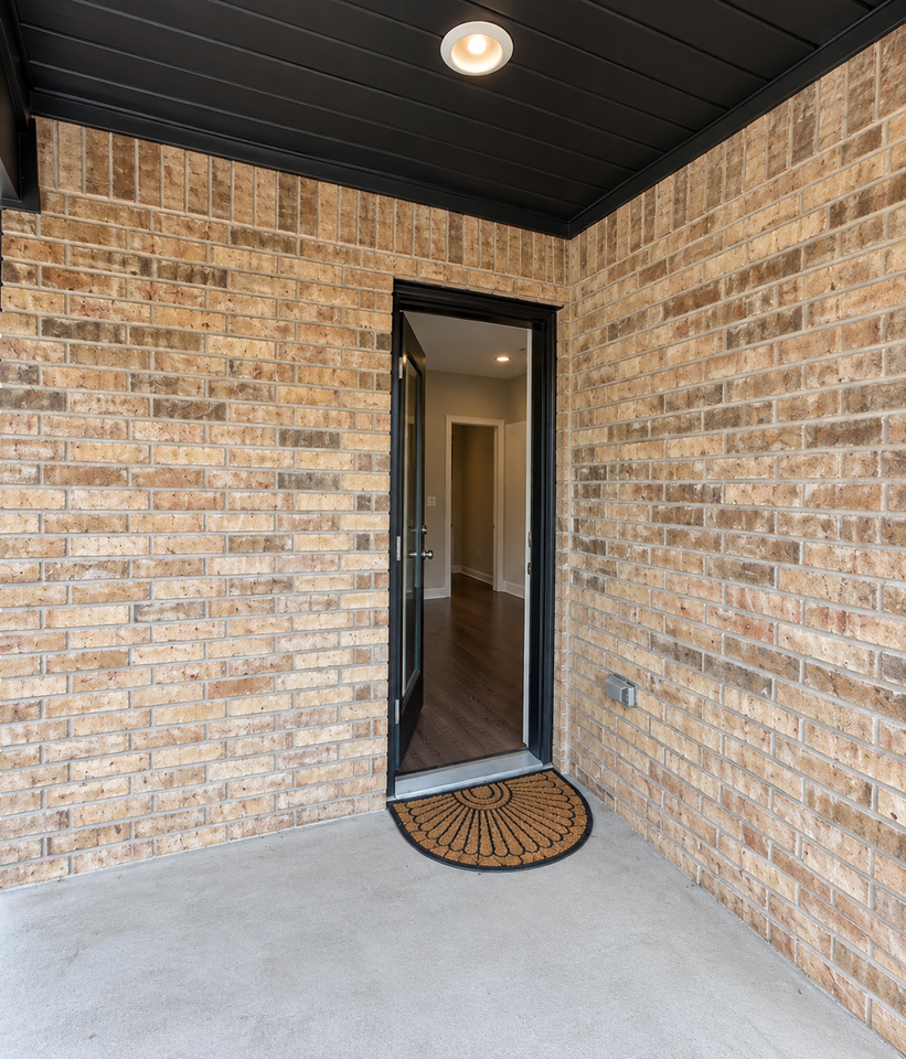 810 W Illinois Ave - Photo 5 of 12