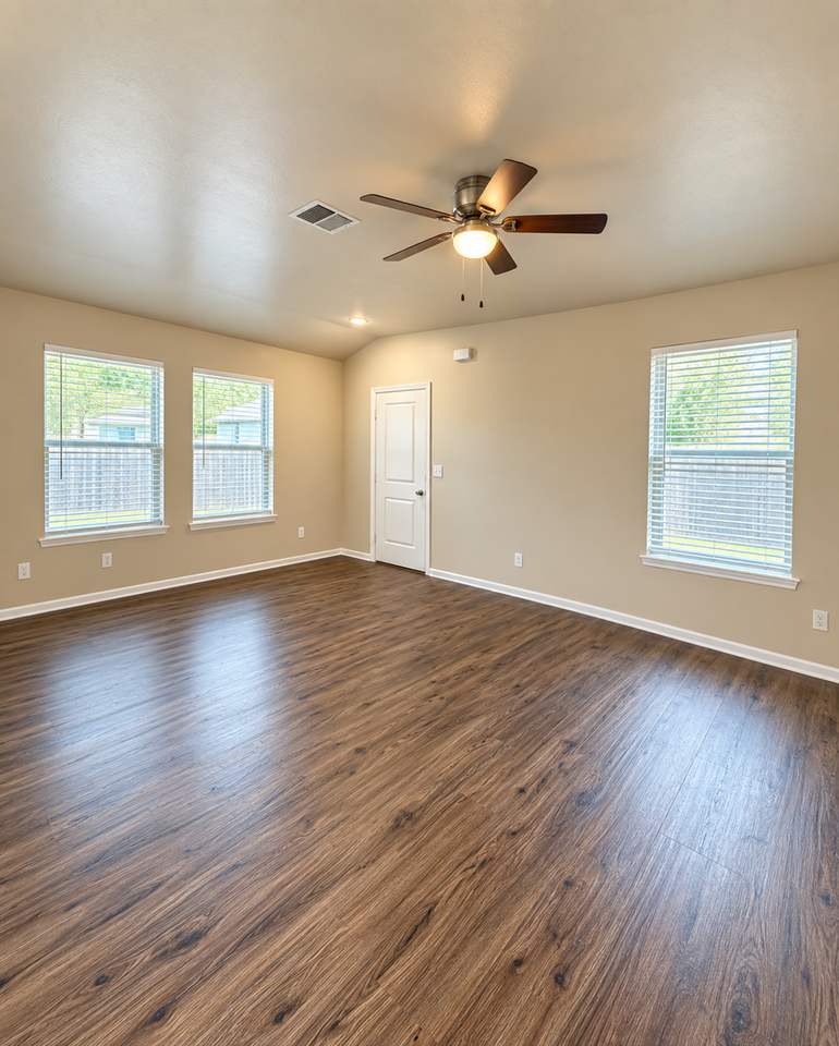 810 W Illinois Ave - Photo 6 of 12