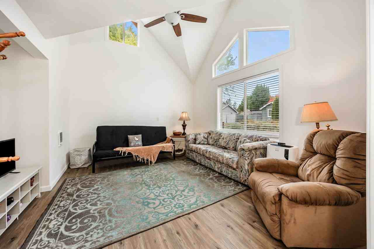 570 Alpine St - Photo 5 of 24