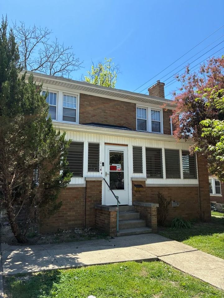 114 E 1st St - Photo 2 of 19