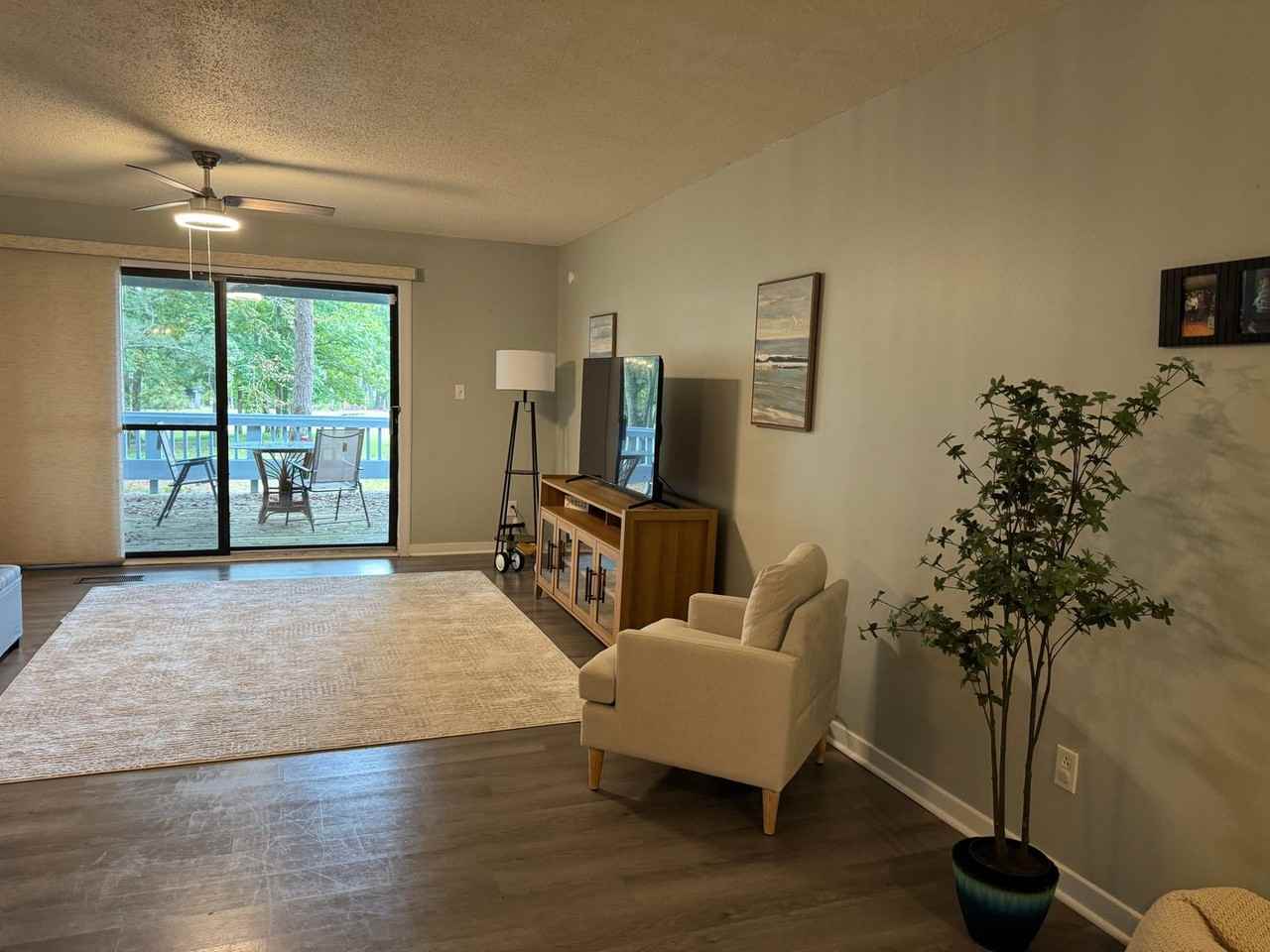 1204A Harbourside Dr - Photo 3 of 21