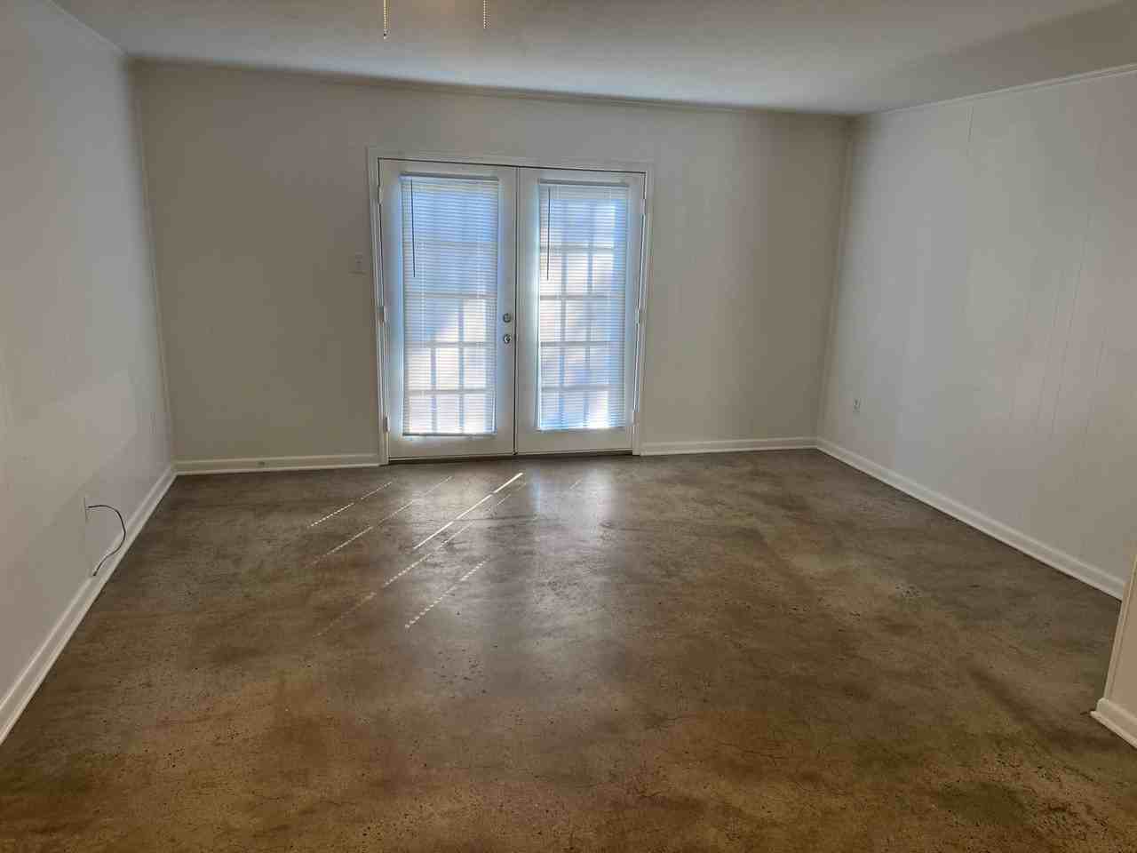 718 S Mitchell St - Photo 2 of 9
