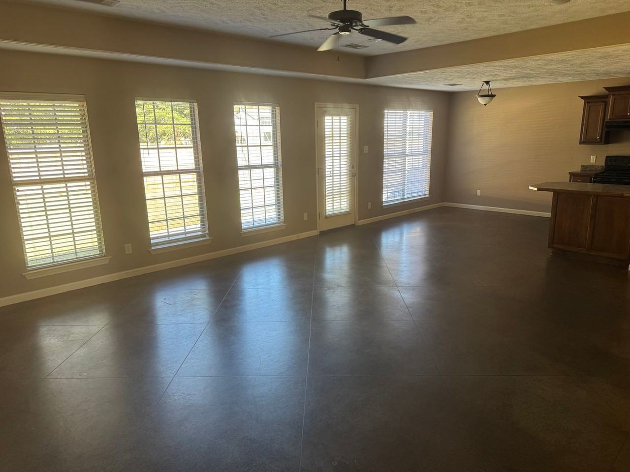 1065 Wineberry - Photo 2 of 11