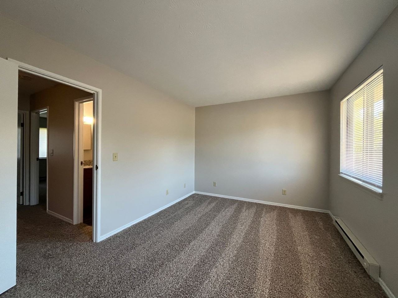 435 S Village St - Photo 5 of 32