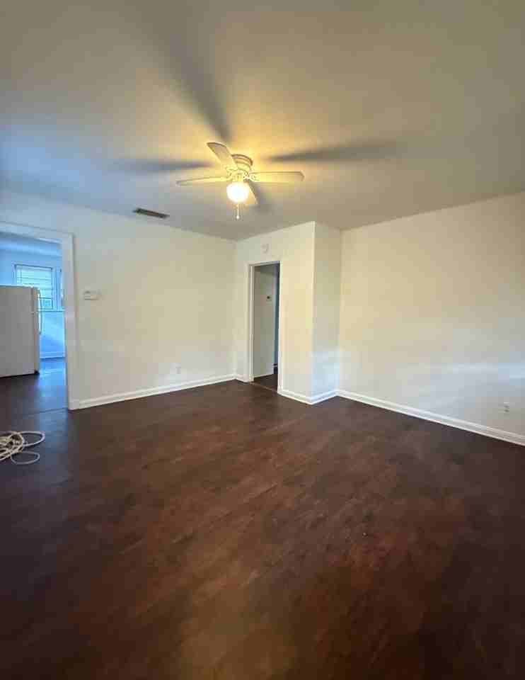 9061 Monroe Ave - Photo 4 of 9