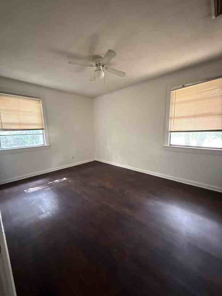 9061 Monroe Ave - Photo 6 of 9