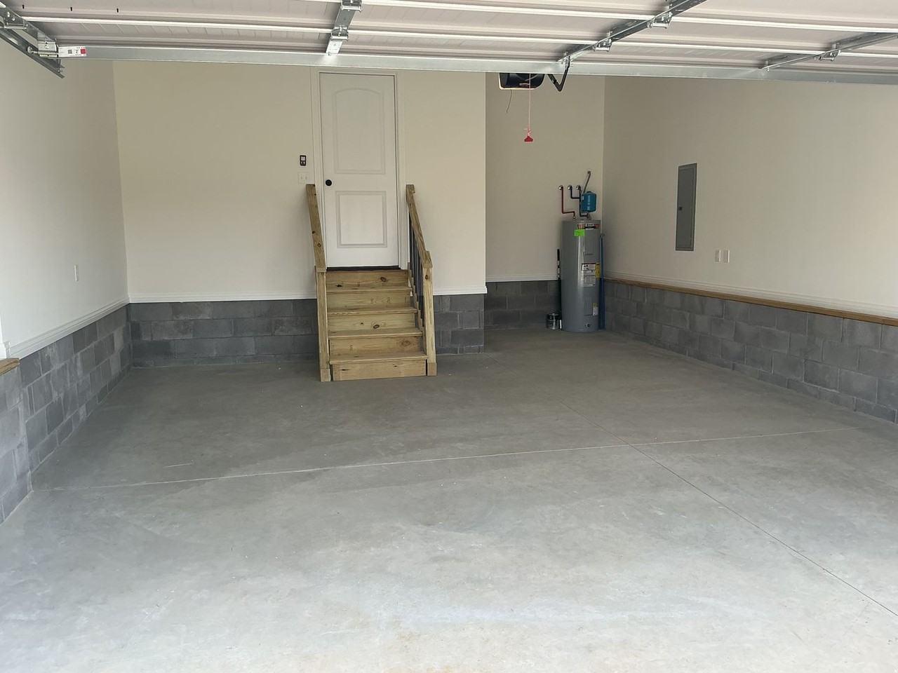 1403 Sagecrest Ct - Photo 2 of 15