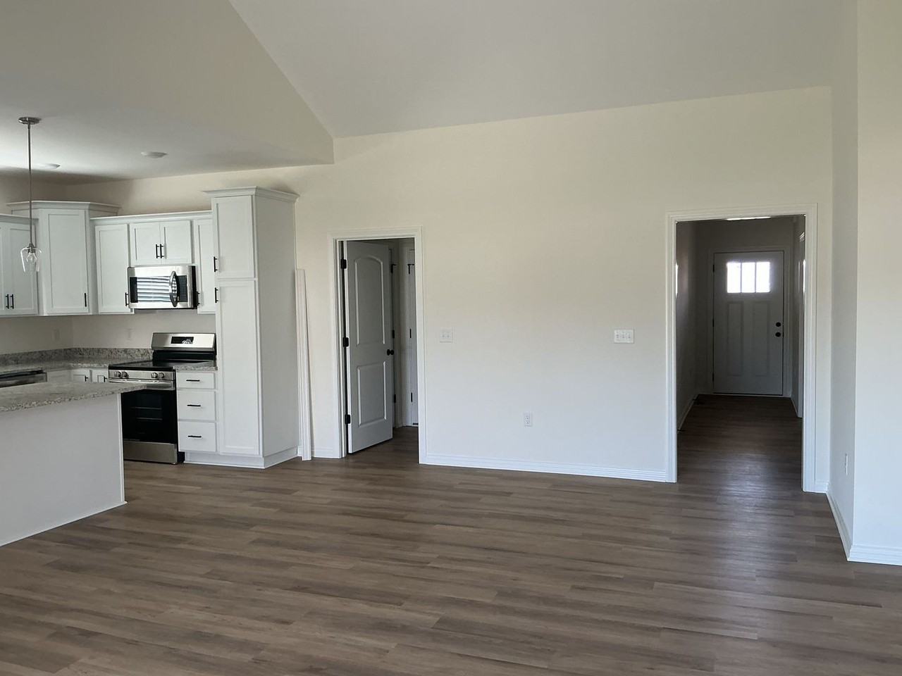 1403 Sagecrest Ct - Photo 3 of 15