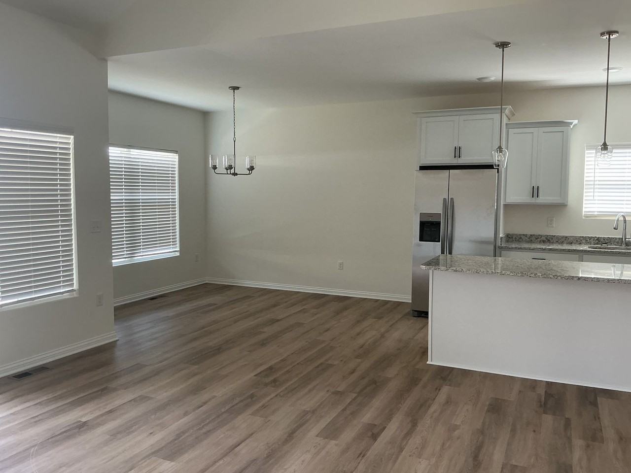 1403 Sagecrest Ct - Photo 4 of 15