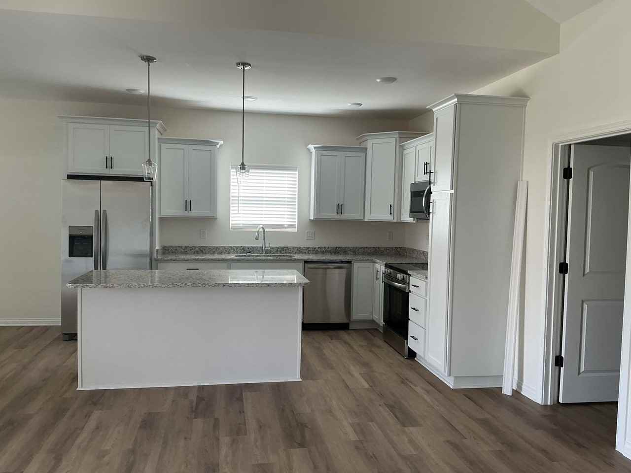 1403 Sagecrest Ct - Photo 5 of 15