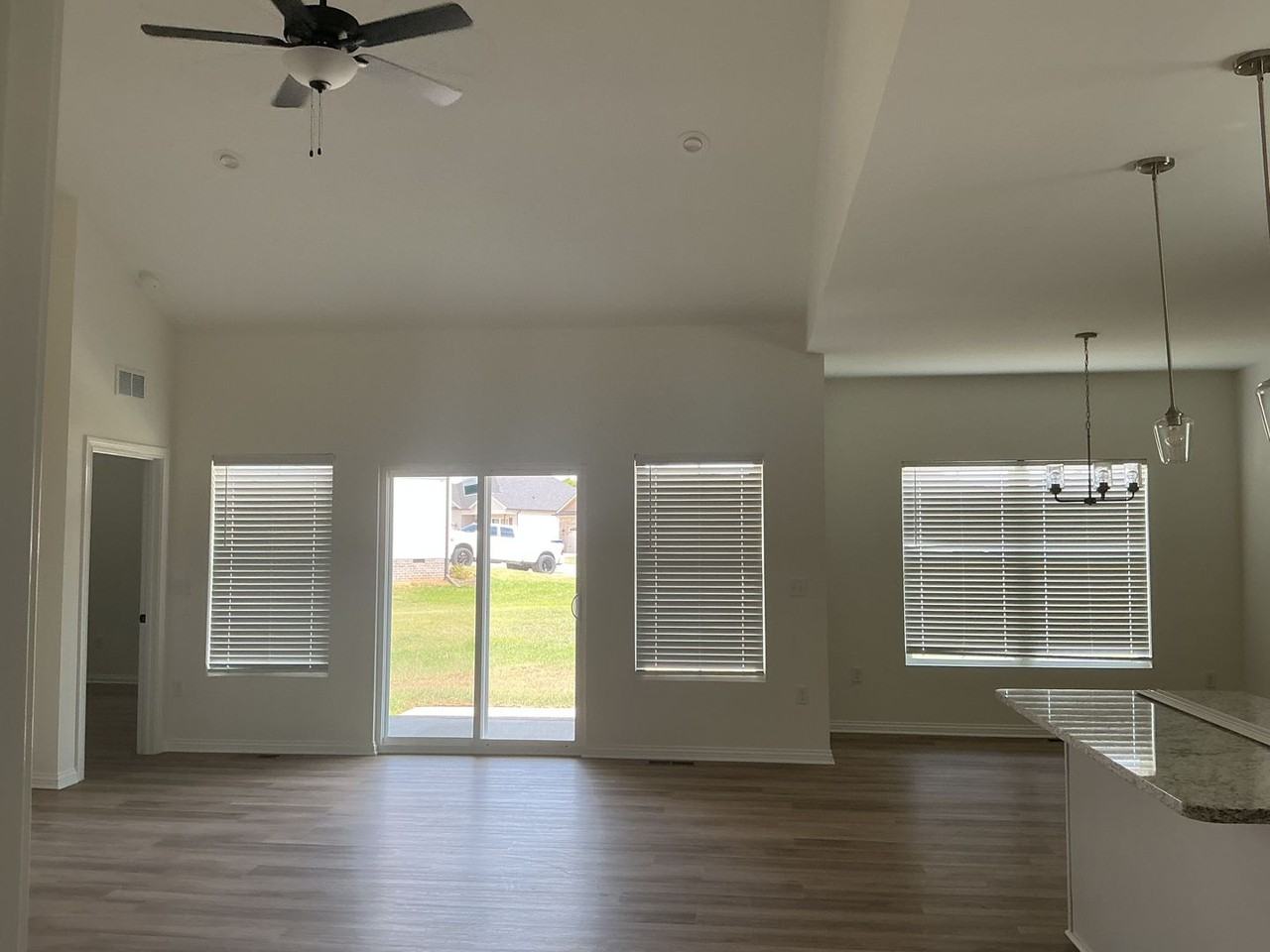 1403 Sagecrest Ct - Photo 6 of 15