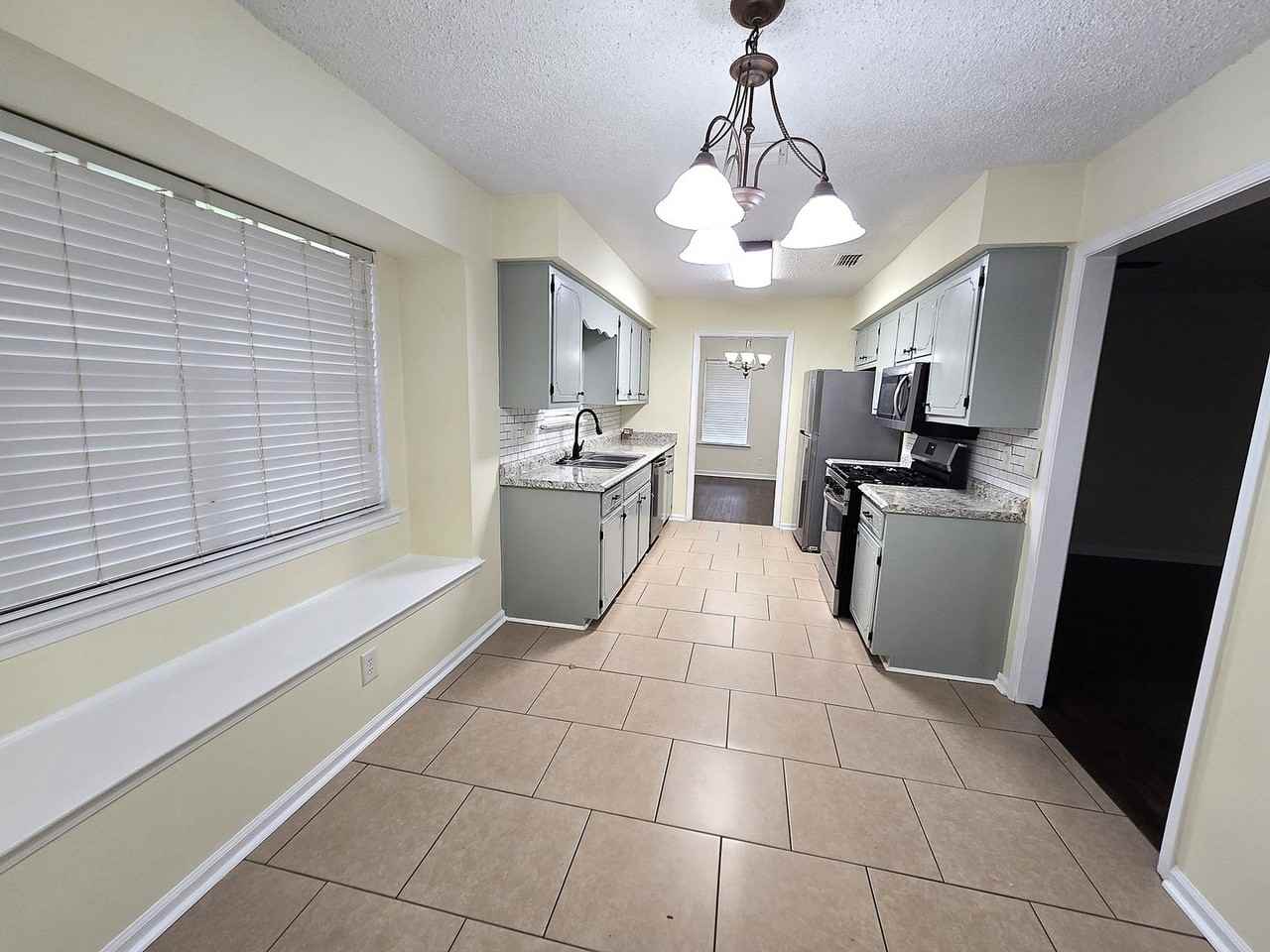 708 Old Creek Rd - Photo 5 of 13