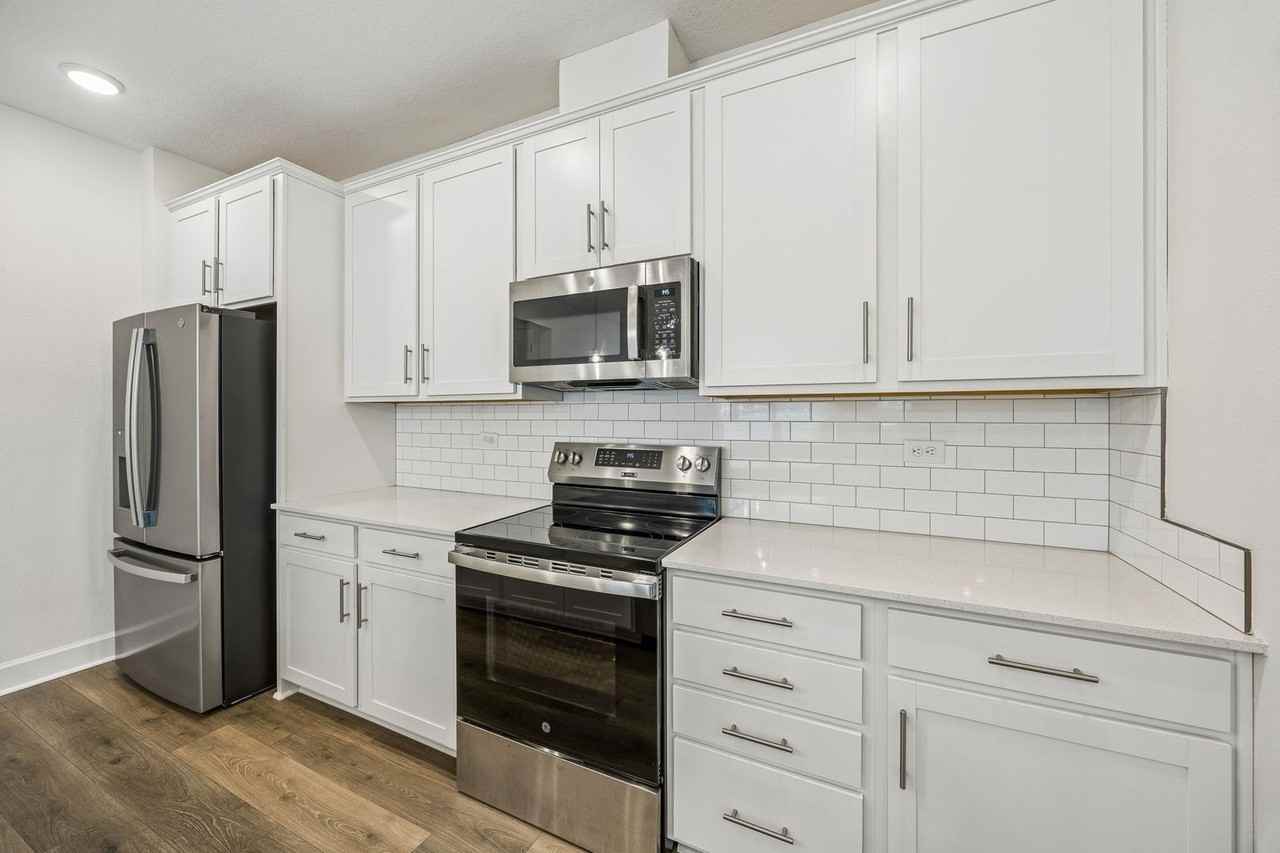 95407 Woodbridge Pkwy - Photo 5 of 35