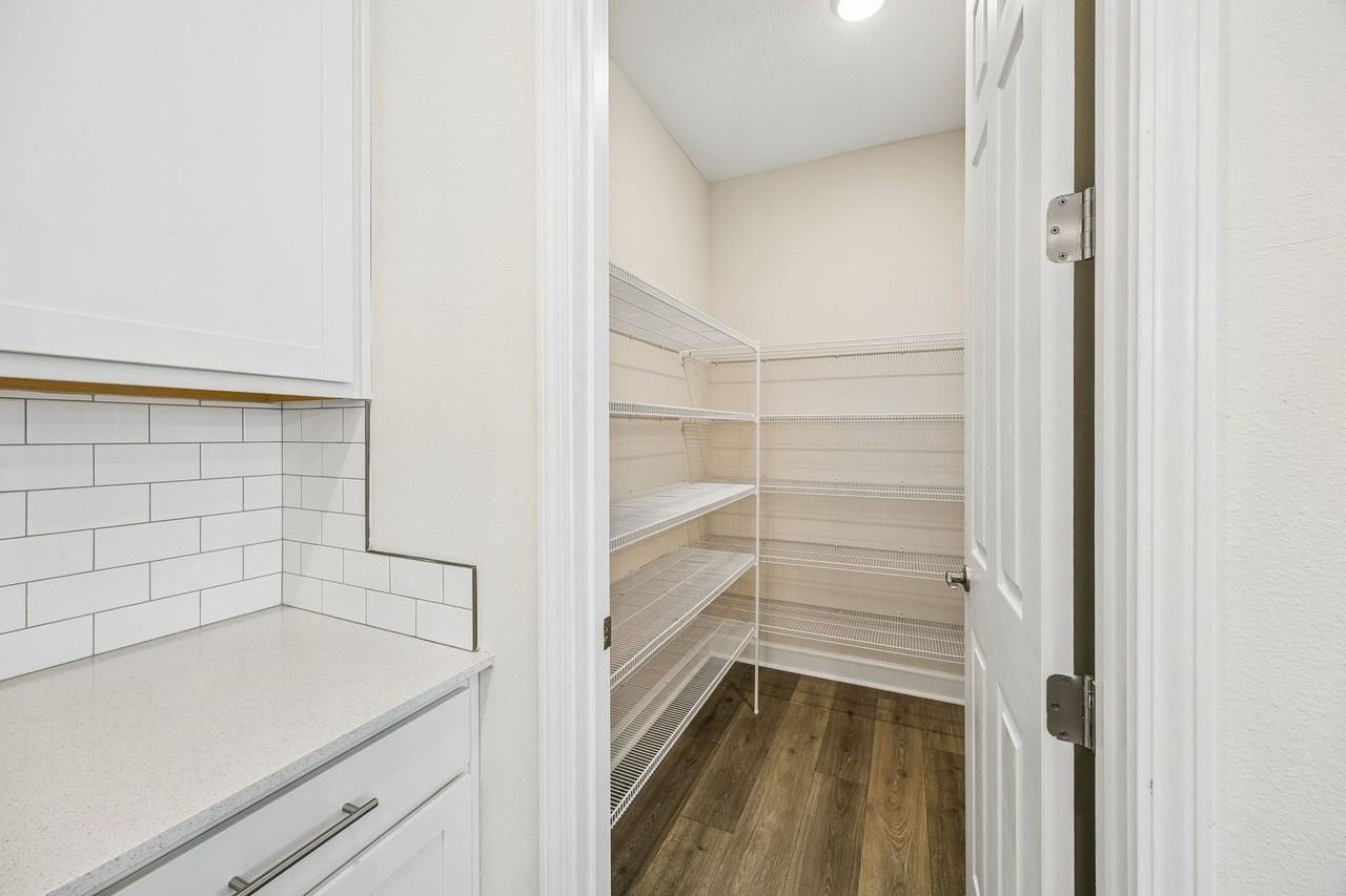 95407 Woodbridge Pkwy - Photo 7 of 35