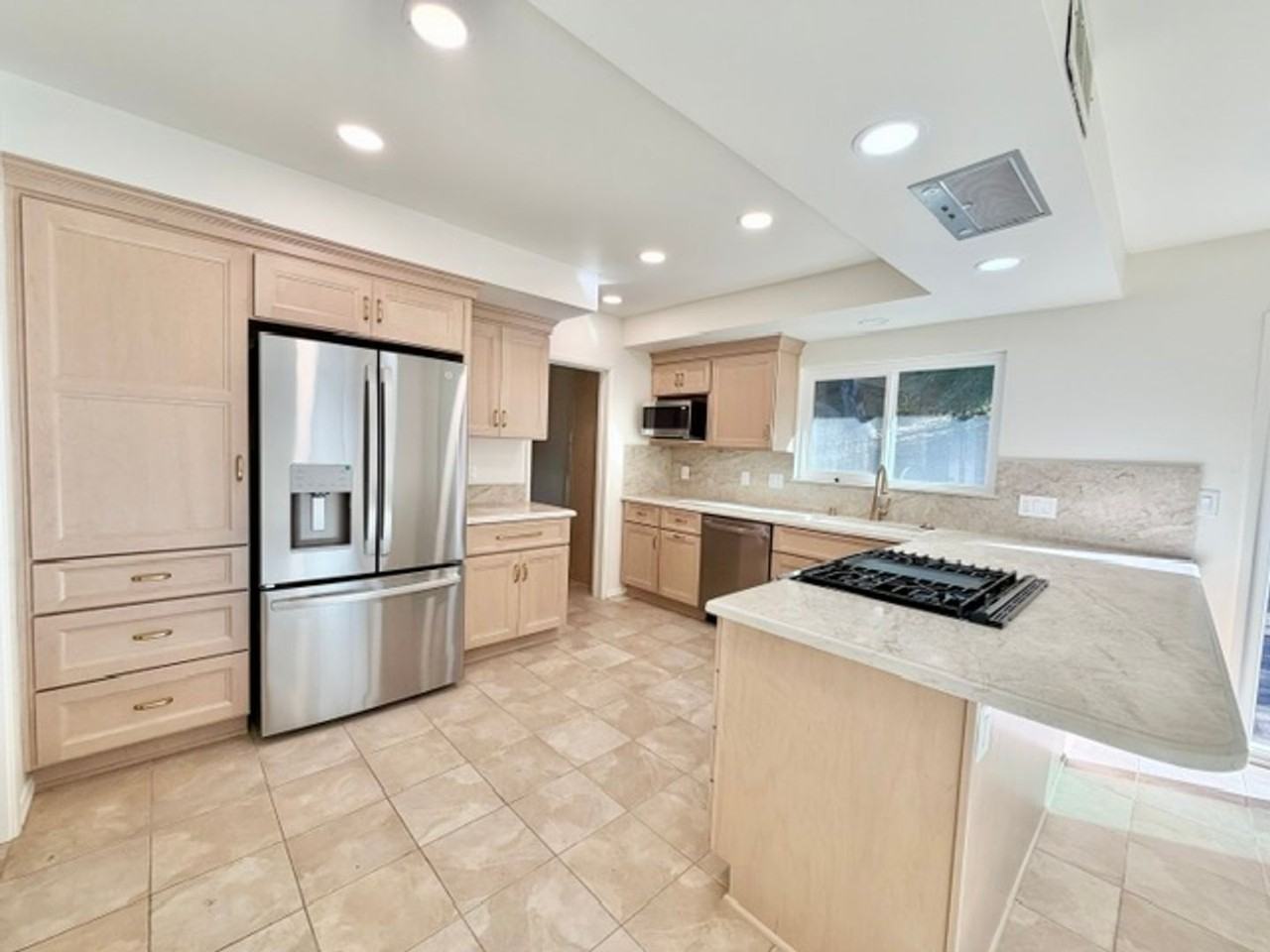 3661 Montalvo Way - Photo 4 of 14