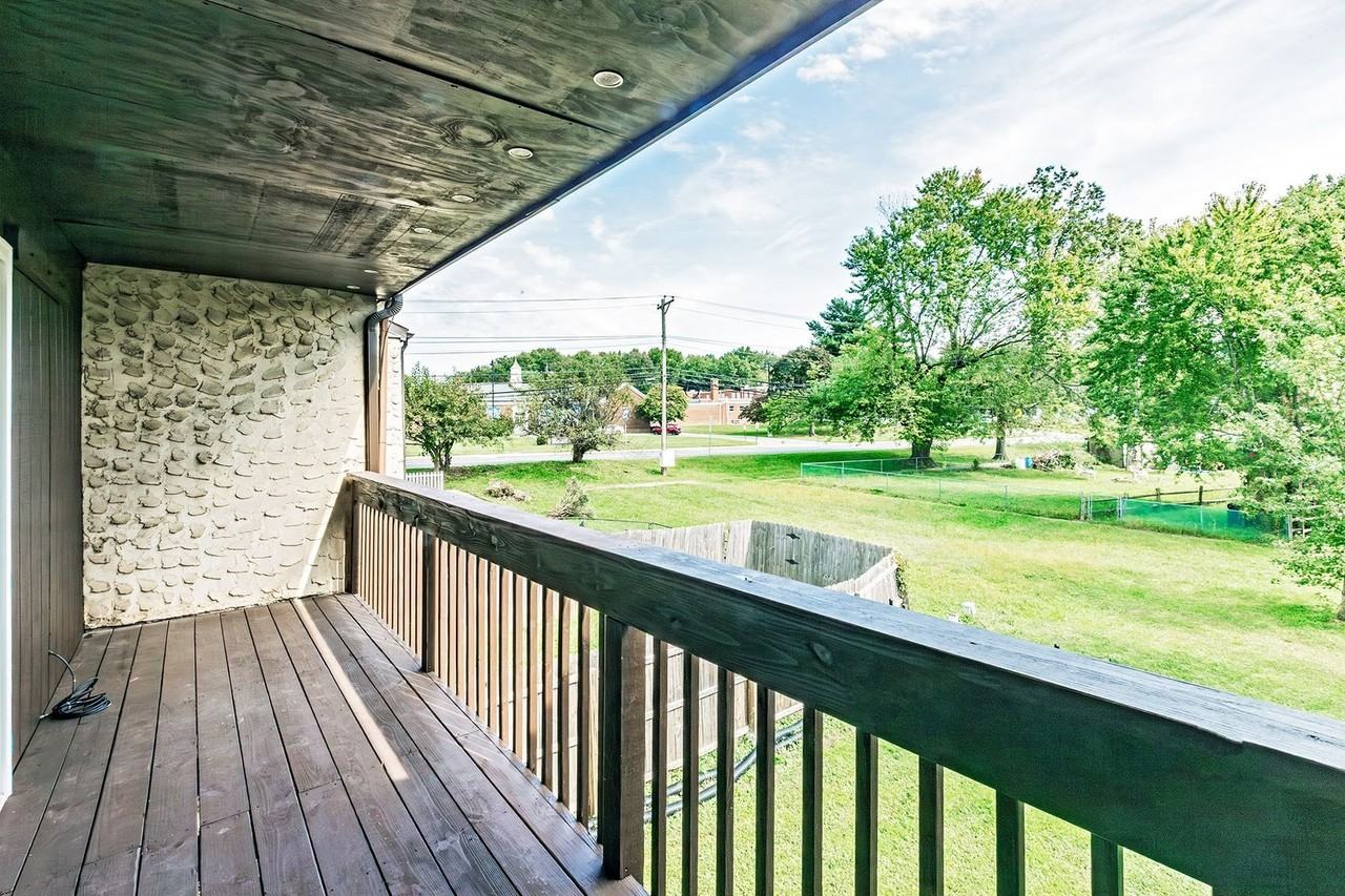 1206 Flanders Way - Photo 3 of 17