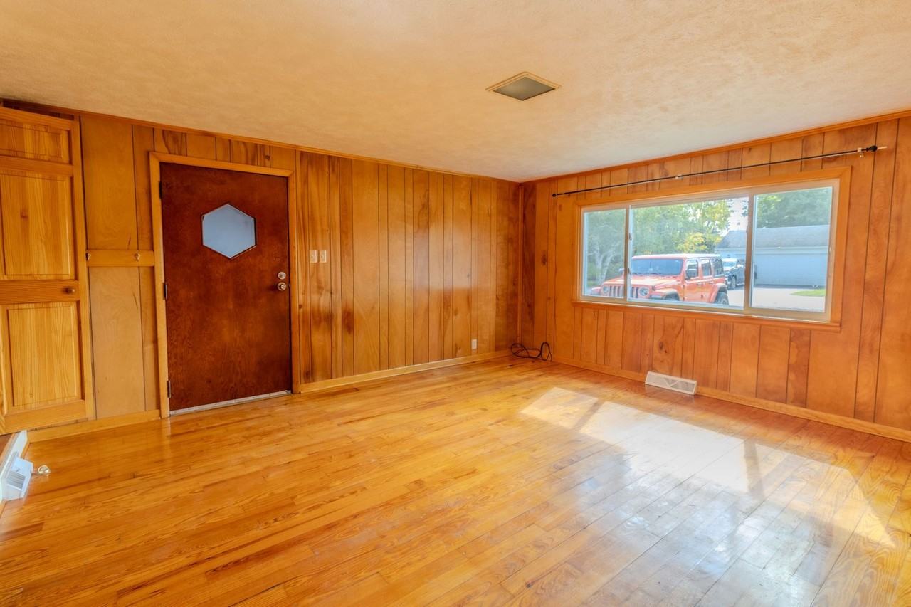 2854 Concord St - Photo 4 of 26