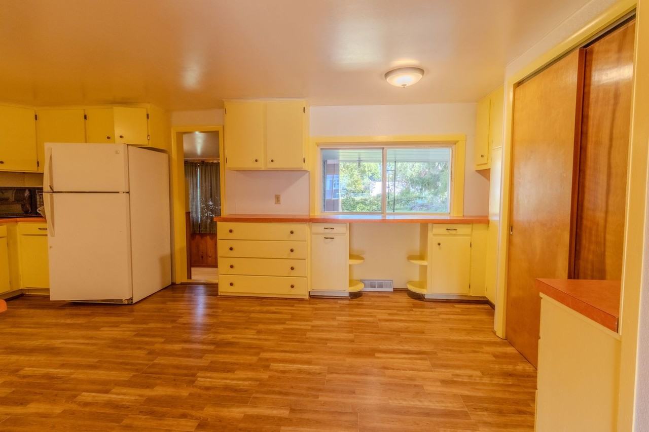 2854 Concord St - Photo 5 of 26