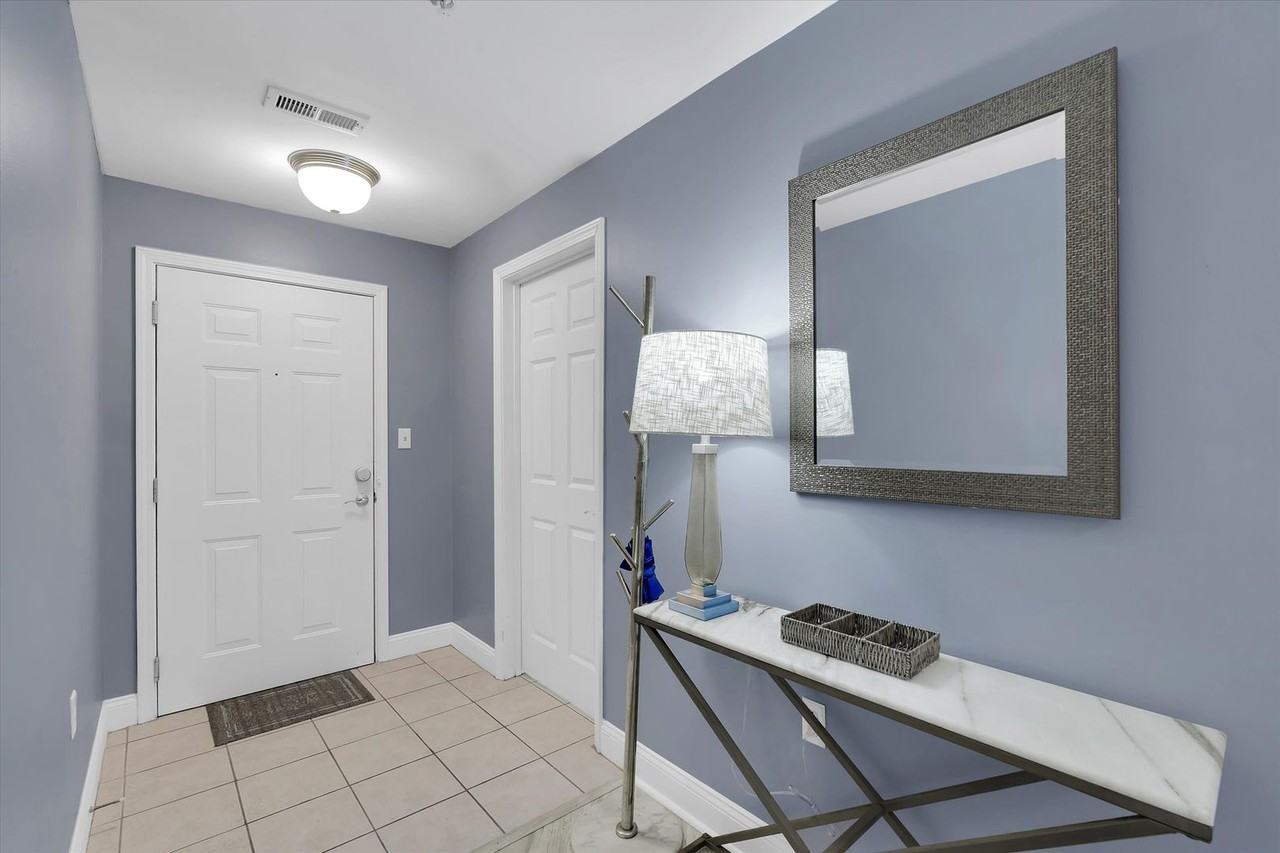 10 E Washington St Apt 3f - Photo 5 of 28