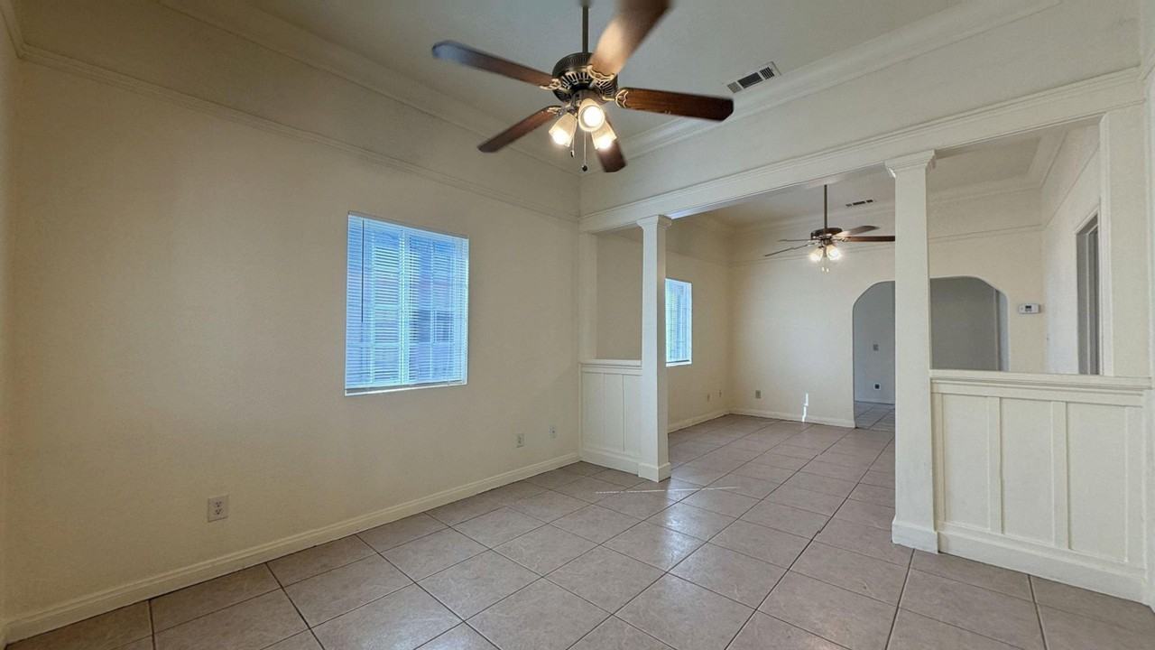267 E L St - Photo 4 of 26