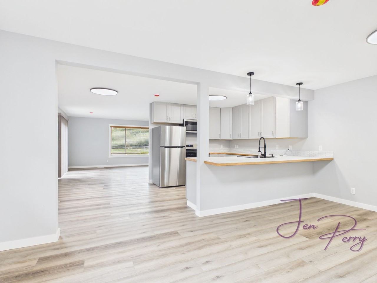 4204 Aldrich Rd - Photo 4 of 21
