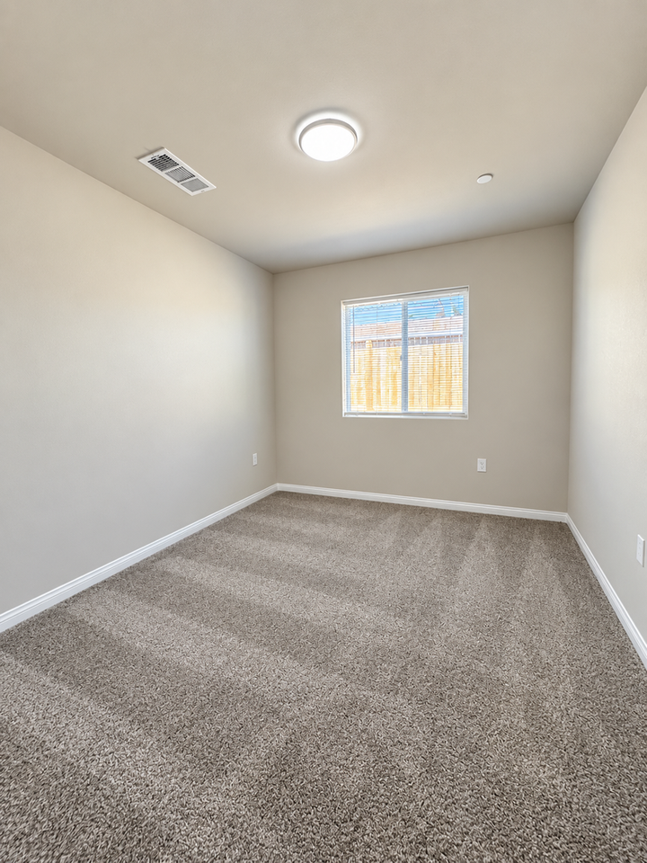 618 Poinsettia St - Photo 7 of 14