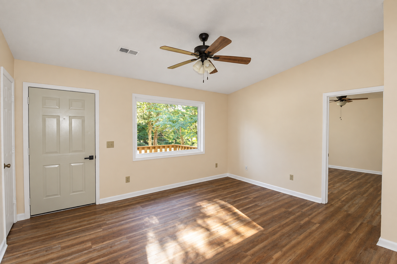 1423 Shadow Ln - Photo 2 of 27