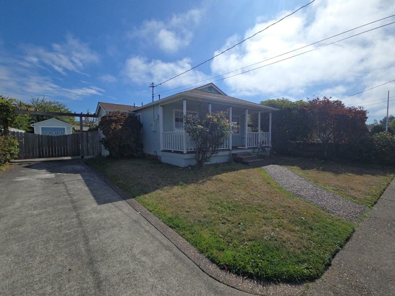 4163 Williams St - Photo 2 of 31